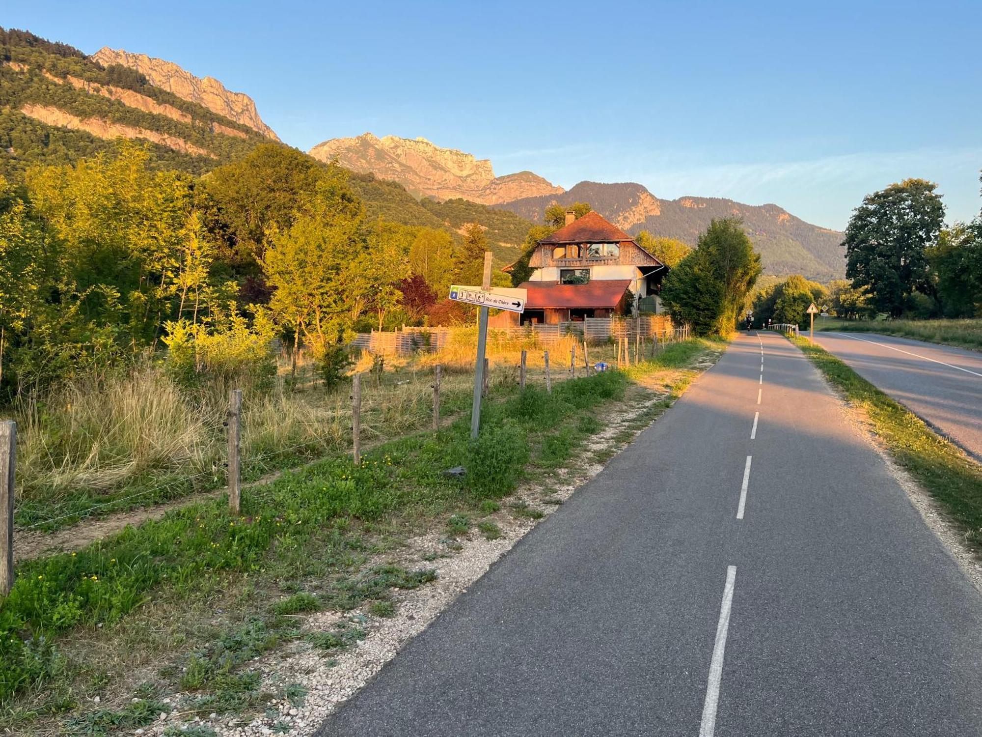 Entre Lac D'Annecy Et Montagnes, Golf Et Parapente A Pieds Talloires Szoba fotó